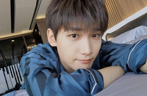 月七 邢昭林戀愛了 女友酒店穿浴袍迎接,看清顏值,這誰(shuí)不心動(dòng)